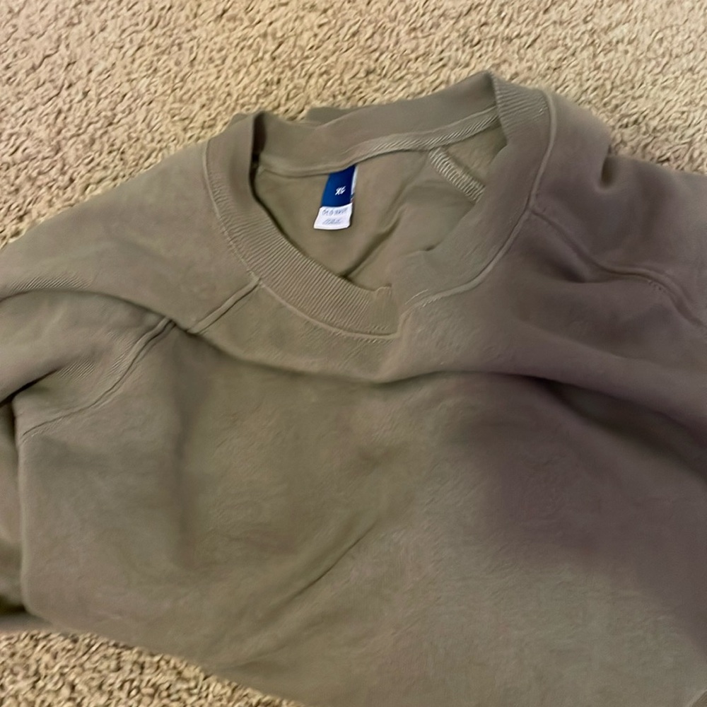 Old navy crewneck